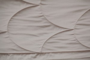 Кремовое одеяло Flaum Farbe 150х200 легкое